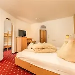 Hotel Alpen Wohlfuehlhotel Doerflwirt Hainzenberg
