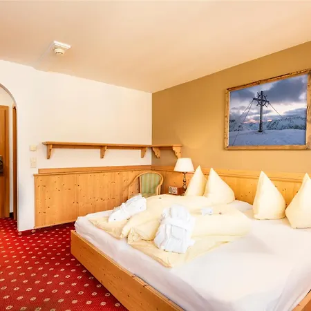 Alpen Wohlfuehlhotel Doerflwirt Otel