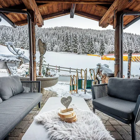 فندق Alpen Wohlfuehlhotel Doerflwirt 4*