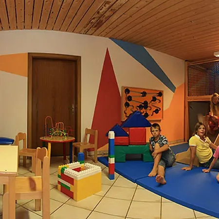 فندق Alpen Wohlfuehlhotel Doerflwirt