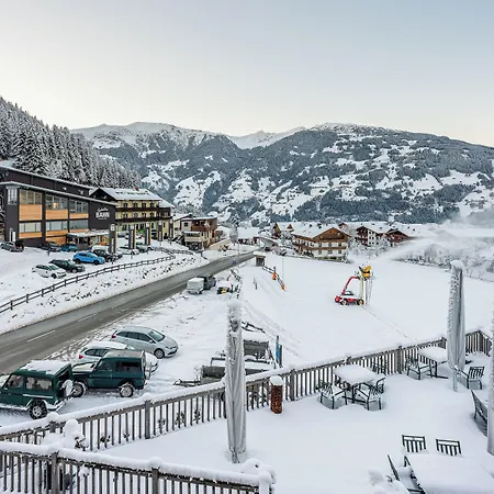 فندق Alpen Wohlfuehlhotel Doerflwirt