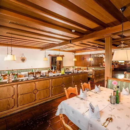 Otel Alpen Wohlfuehlhotel Doerflwirt