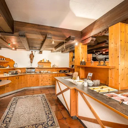 Otel Alpen Wohlfuehlhotel Doerflwirt Hainzenberg