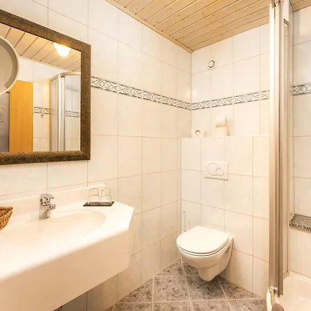 Alpen Wohlfuehlhotel Doerflwirt Otel Hainzenberg