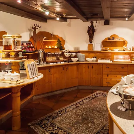 Alpen Wohlfuehlhotel Doerflwirt Szálloda Hainzenberg