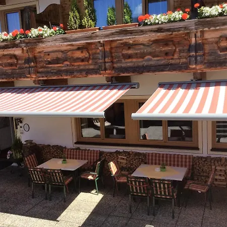 Alpen Wohlfuehlhotel Doerflwirt Otel